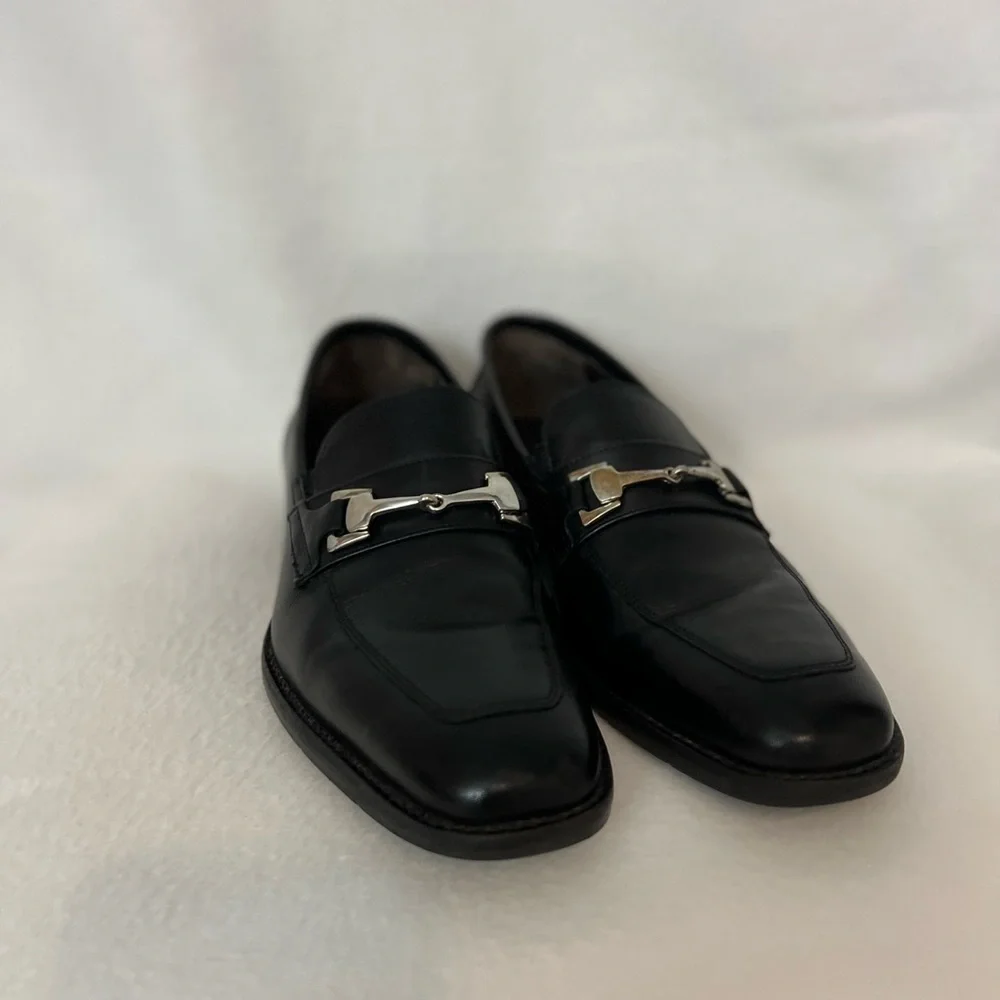 Johnston & Murphy size 9 1/2 Black Leather Slip On Mens Loafers